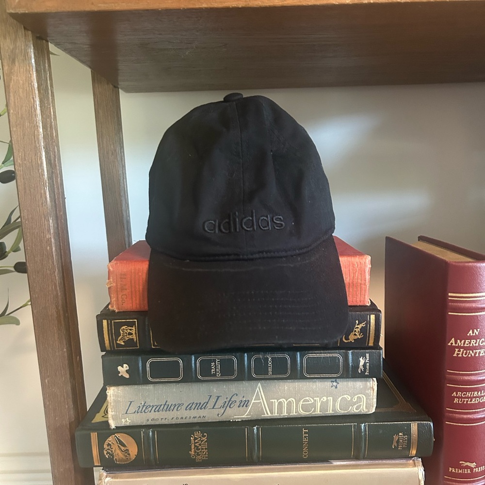 Adidas Classic Black Hat